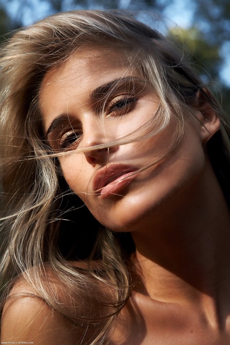 Летняя чувственность: Nessa A в фотосессии