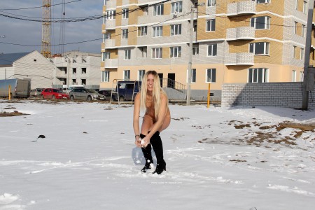 Евгения У: Зимняя Нагота на Природе