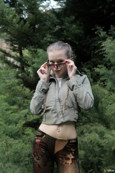 Летнее обаяние: Милена в природе