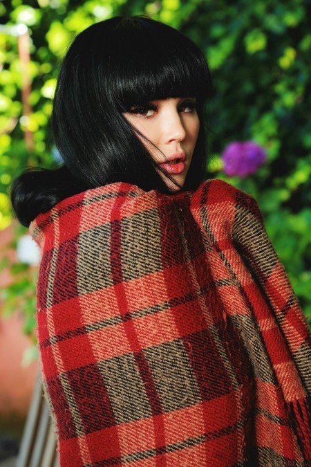 Летнее настроение: девушка Малена в природе