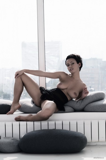 Памми Ли: Нежность и расслабление у окна