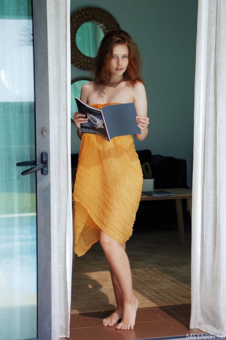 Учебная пауза: Sienna A в домашней обстановке