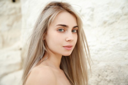 Летняя элегантность: модель Софи Би