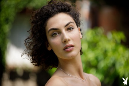 Летний отдых: улыбка Гены на природе