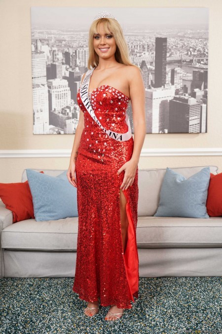 Athena Palomino: Фотосессия в обнаженном исполнении