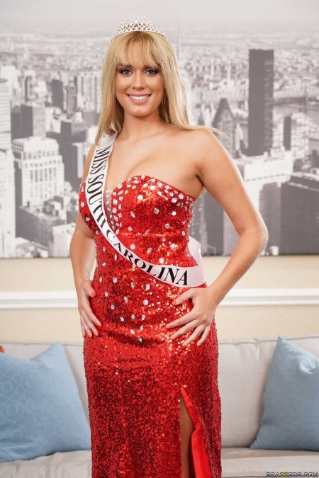 Athena Palomino: Фотосессия в обнаженном исполнении