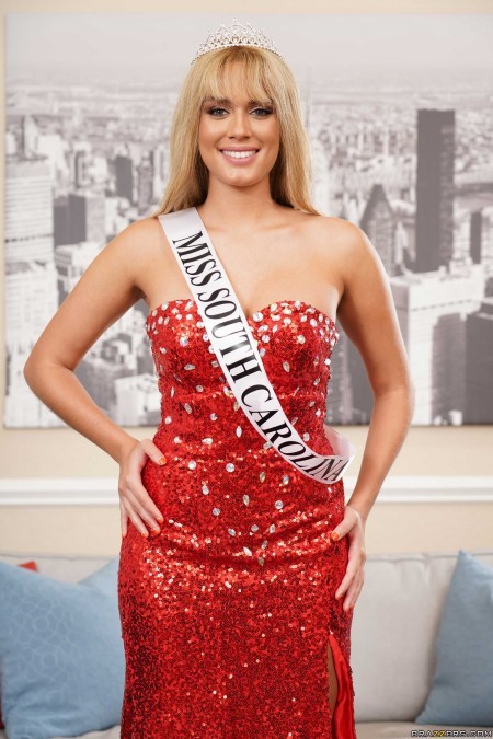 Athena Palomino: Фотосессия в обнаженном исполнении