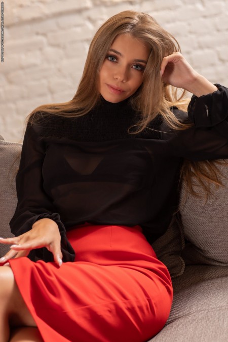 Изящная модель Anella Q в смелой фотосессии