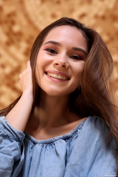 Чувственная радость: фотосет с Leona Mia