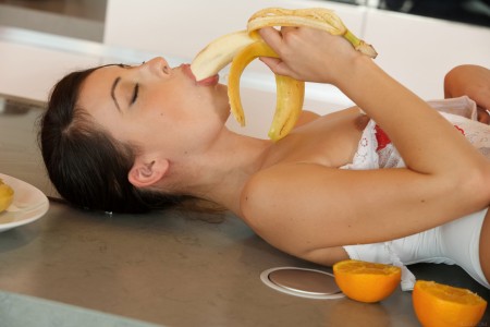 Нежная Лорена: домашняя эротика