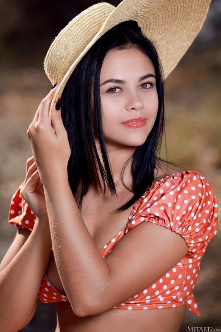 Летняя сексуальная съемка в природе