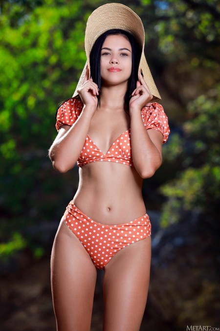 Летняя сексуальная съемка в природе