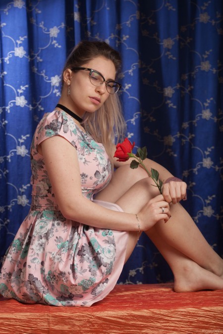 Элегантная Лиза Луу: Очарование и Улыбка