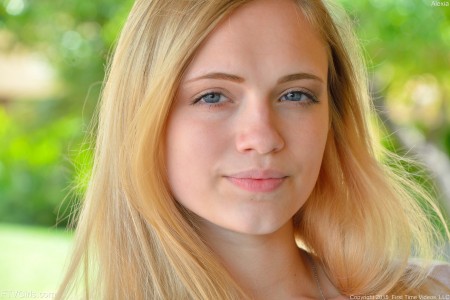 Летняя сенсуальность: фотосессия в природе