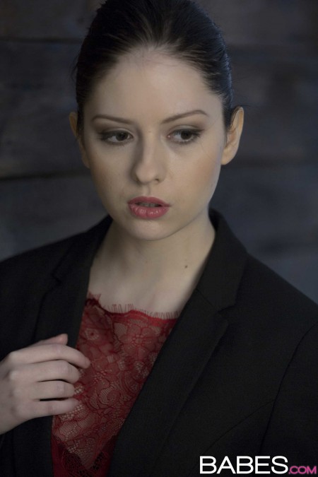 Ребекка Волпетти: элегантная фешн-модель в ню-съемке