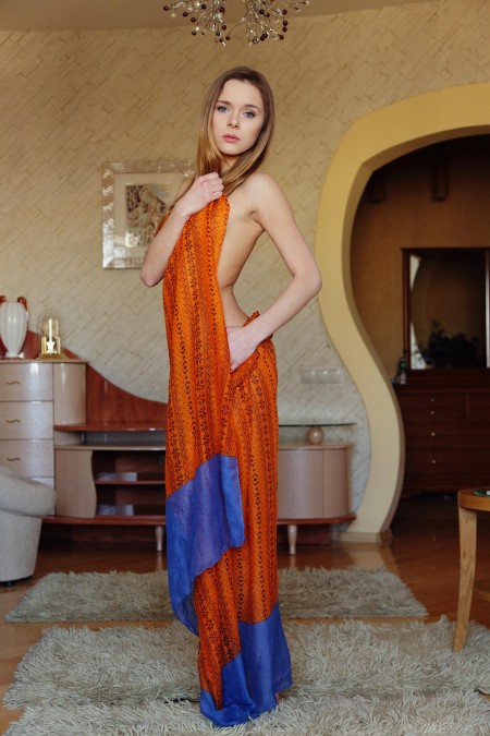 Элегантная Кэти: Сексуальность и Улыбка