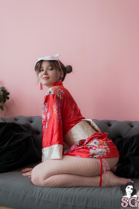 Нежная красота: Модель в расслаблении