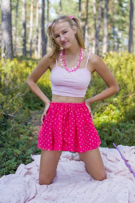 Летнее веселье: эротическая фотосессия