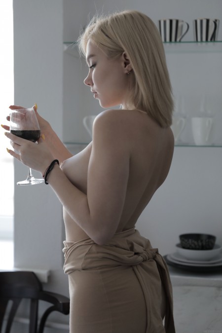 Смелая и чувственная фотосессия Скарлет Хансен