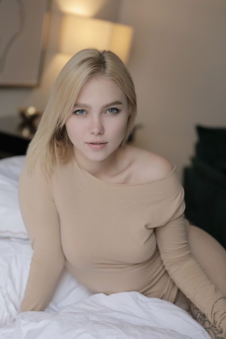 Смелая и чувственная фотосессия Скарлет Хансен