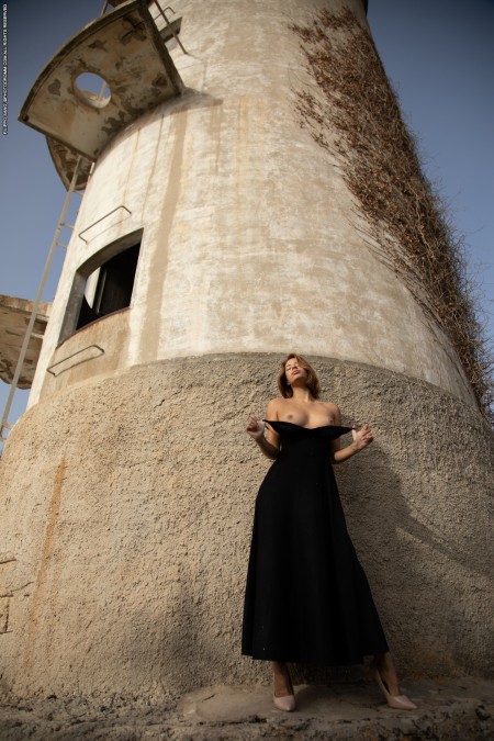 Элегантная летняя фэшн-фотосессия в природе