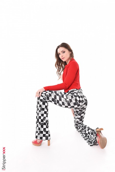 Моника Мэй: мода, элегантность, чувственность