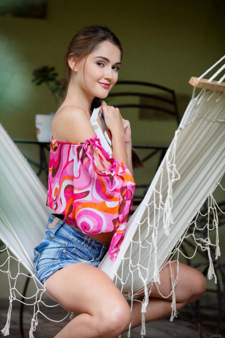 Летняя пора: эротика с Соней Блейз