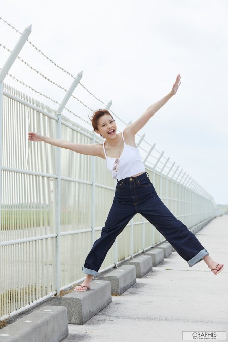 Счастливая майуки: радость лета на улице