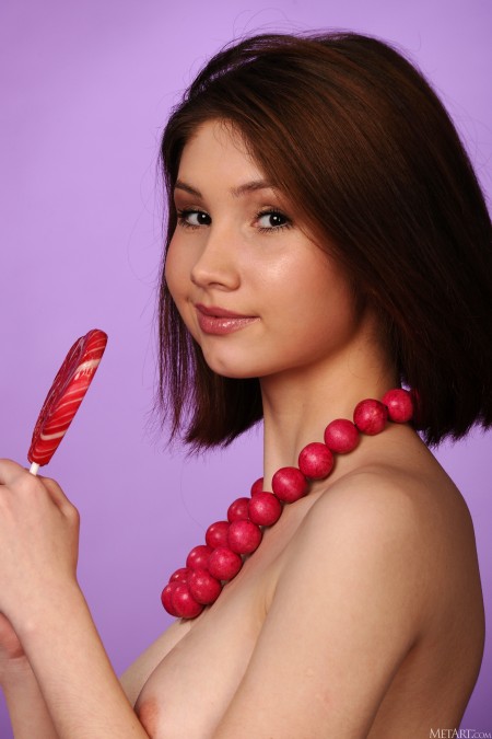 Чувственная красота: эротическая фотосессия в студии