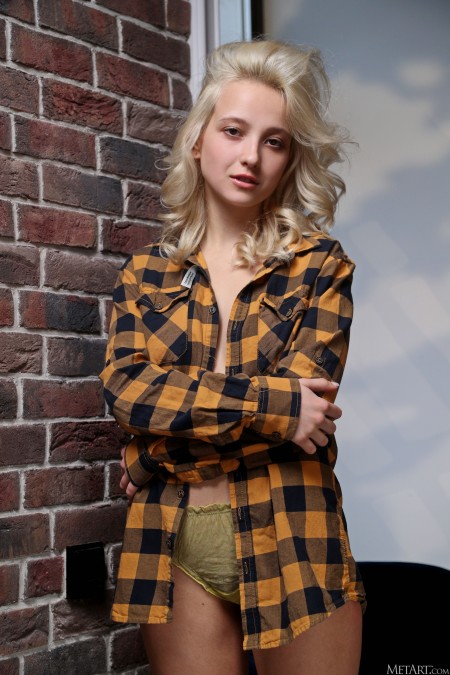 Изящная красота: Лили Шон беззащитная