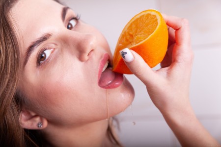 Счастливая и чувственная девушка Кэсси А