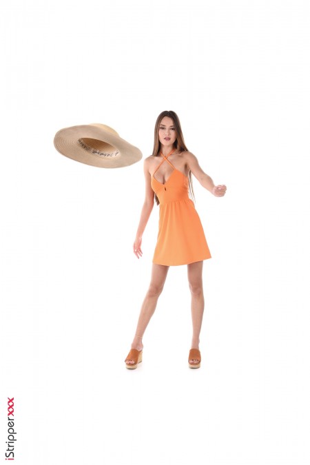 Летнее счастье: фотосет с моделью