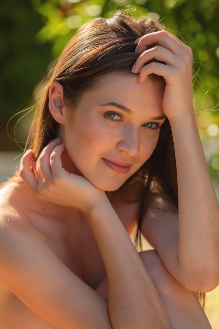 Летняя чувственность: эротическая фотосессия на природе