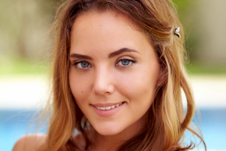 Летняя радость: обнажённая Катя Кловер