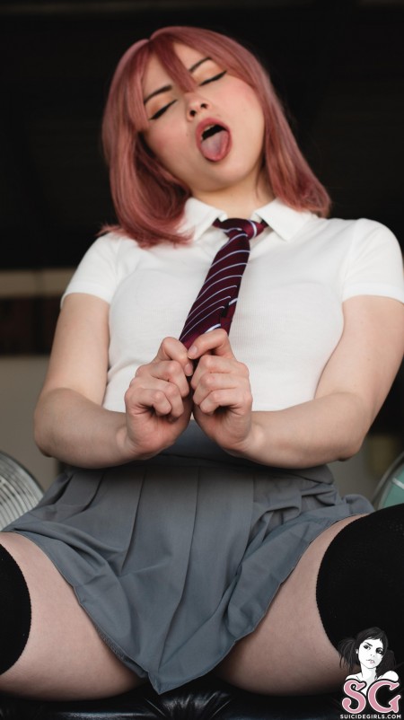 Роскошная девушка Tachibana S на фотосессии