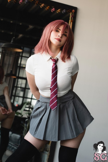 Роскошная девушка Tachibana S на фотосессии
