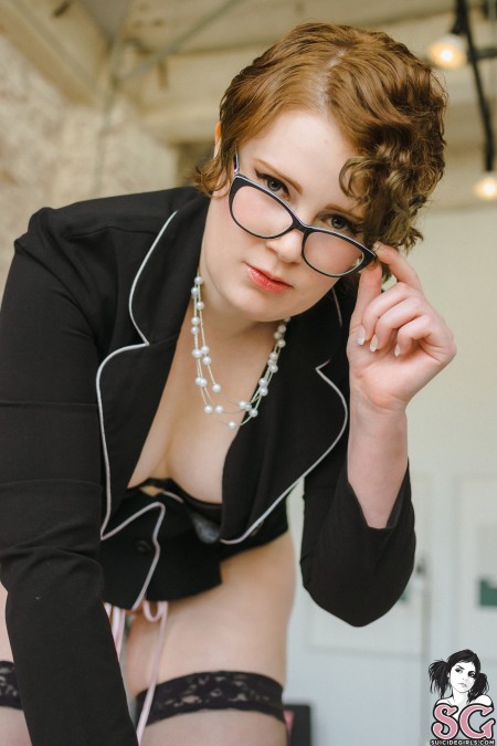 Счастливая и веселая: Бантеркнокс С в интерьерной фотосессии