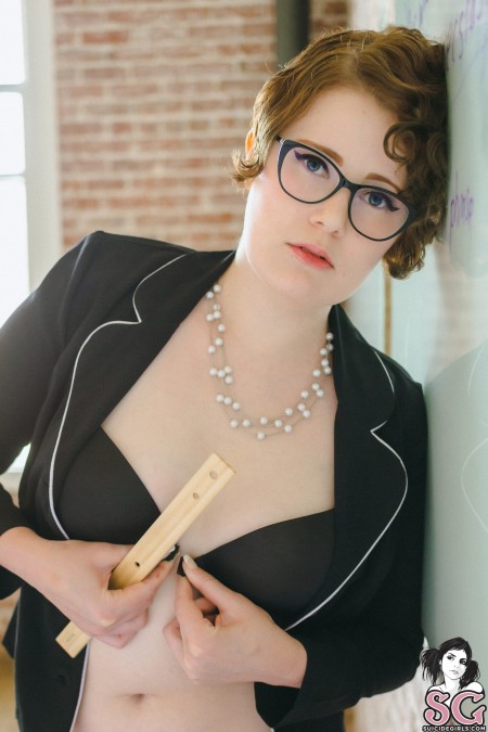 Счастливая и веселая: Бантеркнокс С в интерьерной фотосессии