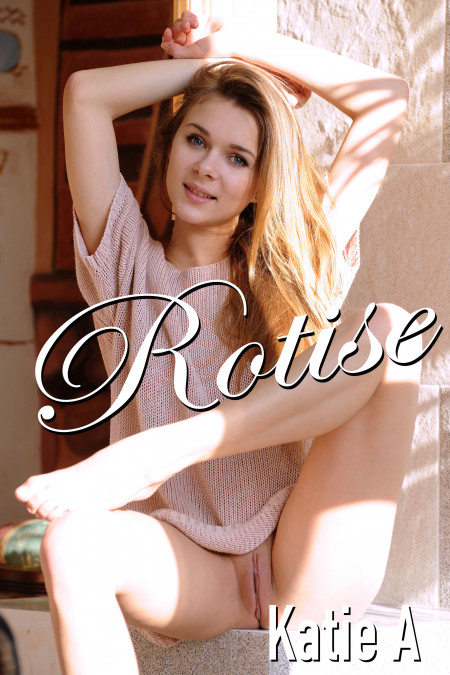 Гламурное фото: Кэти на кровати