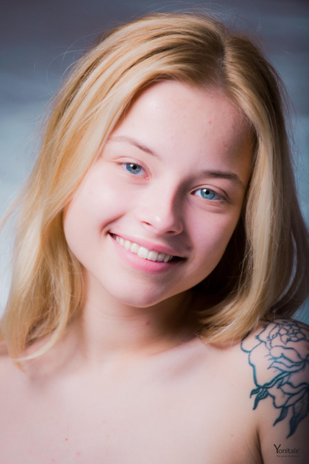 Блондинка Bianca Y: чувственная фотосессия