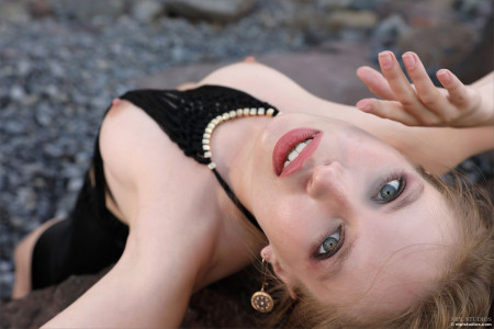 Нежная элегантность Аристеи на природе