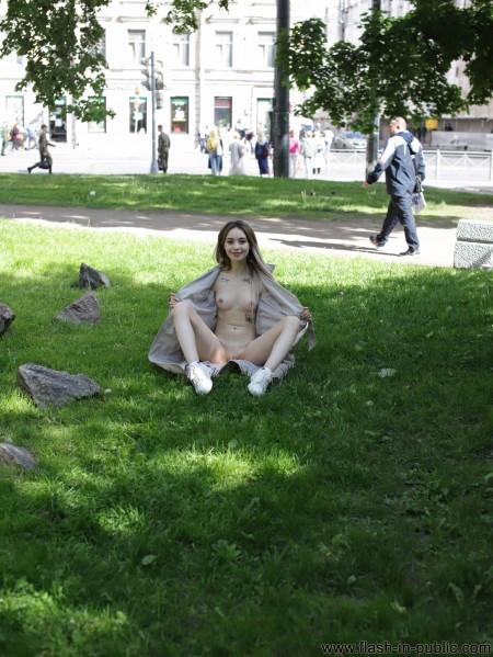 Эротическая фотосессия под открытым небом