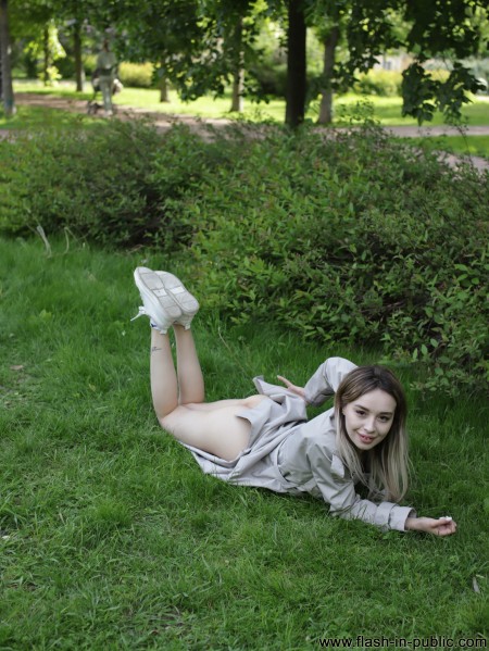 Эротическая фотосессия под открытым небом