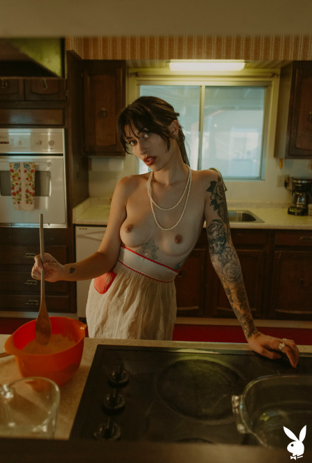 Сенсуальная элегантность: Даллас Максвелл в черно-белой моде