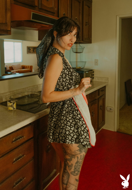 Сенсуальная элегантность: Даллас Максвелл в черно-белой моде