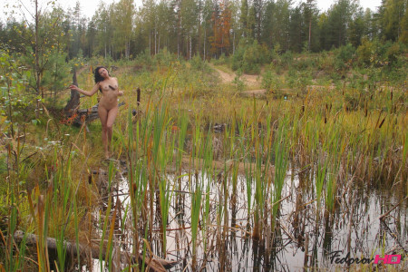 Анна A в природе: летняя сенсуальность