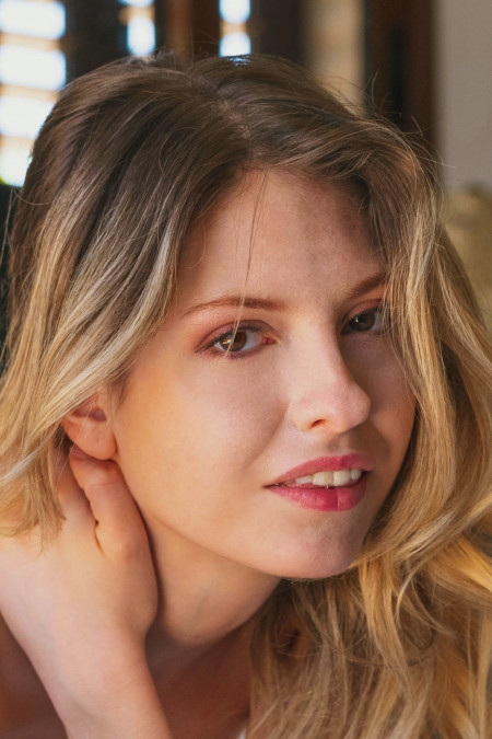 Чарующая Ребекка: Элегантность и Уют