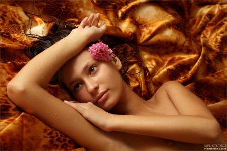 Летняя сенсуальность: девушка Лидия А