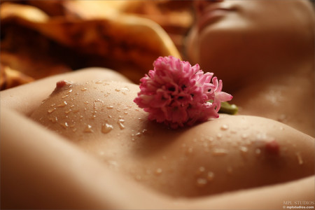 Летняя сенсуальность: девушка Лидия А