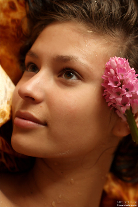 Летняя сенсуальность: девушка Лидия А